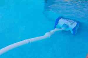 cómo limpiar la piscina