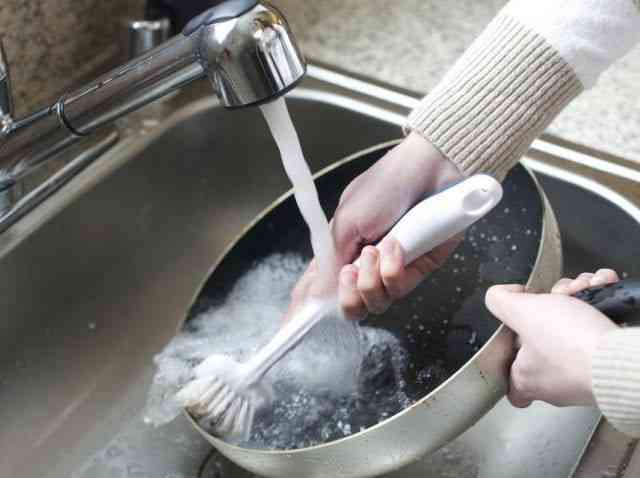 cómo eliminar grasas de la olla