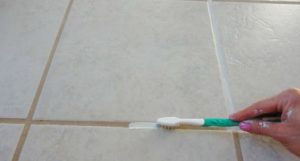 Cómo blanquear las juntas del suelo