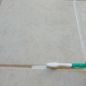 Cómo limpiar juntas del suelo