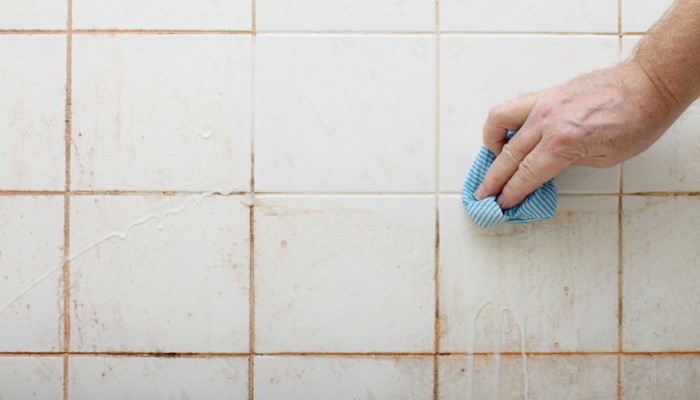 Cómo limpiar azulejos baño