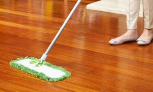 Cómo limpiar el suelo de madera para que brille
