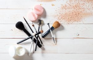 Cómo limpiar brochas de maquillaje