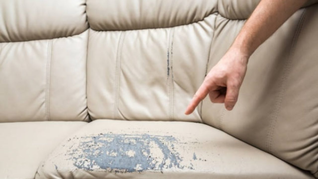 Cómo limpiar un sofá de piel blanco