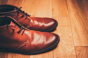 Cómo limpiar zapatos de piel