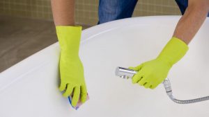 Limpiar la bañera