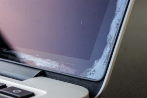 Cómo limpiar la pantalla del Mac