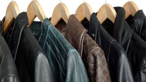 Cómo limpiar una chaqueta de cuero
